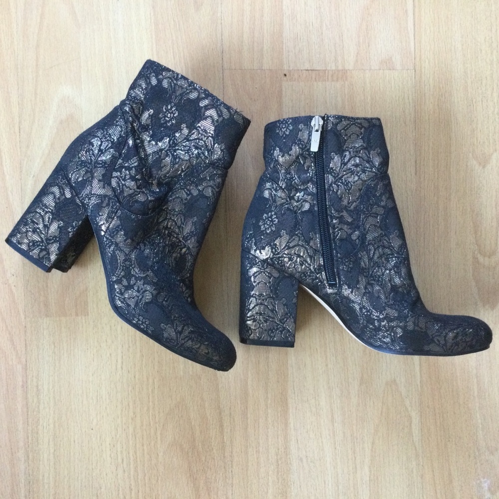 Marc Fisher Newbie Ankle Boots US 8 Black and Gold Block Heel